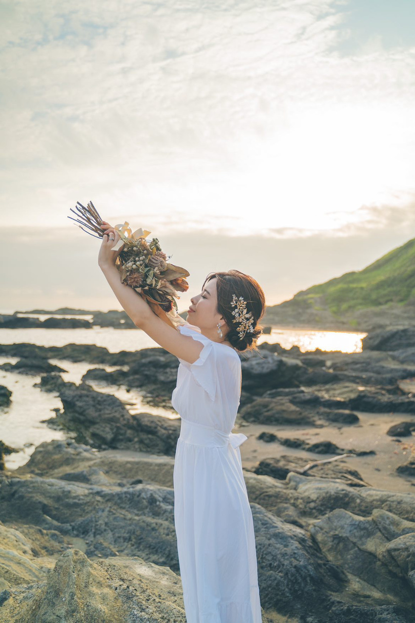 【超过180张图片】神奈川县三崎半岛「城ヶ岛」前拍婚纱照大全にて紹介している画像