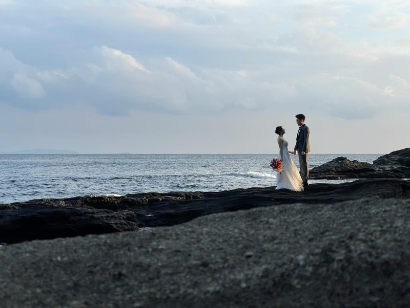 【超过180张图片】神奈川县三崎半岛「城ヶ岛」前拍婚纱照大全にて紹介している画像