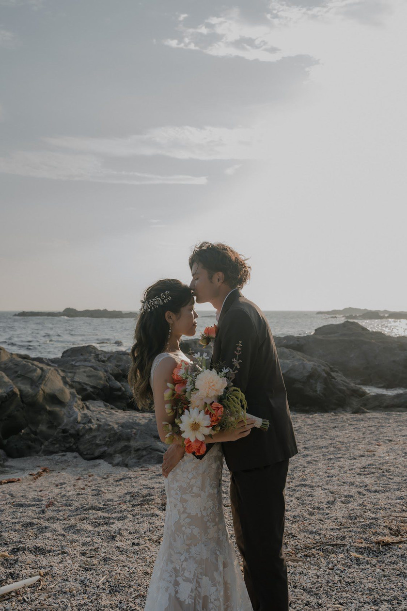 【超过180张图片】神奈川县三崎半岛「城ヶ岛」前拍婚纱照大全にて紹介している画像