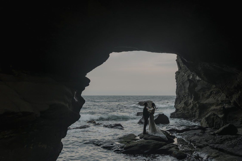 【超过180张图片】神奈川县三崎半岛「城ヶ岛」前拍婚纱照大全にて紹介している画像