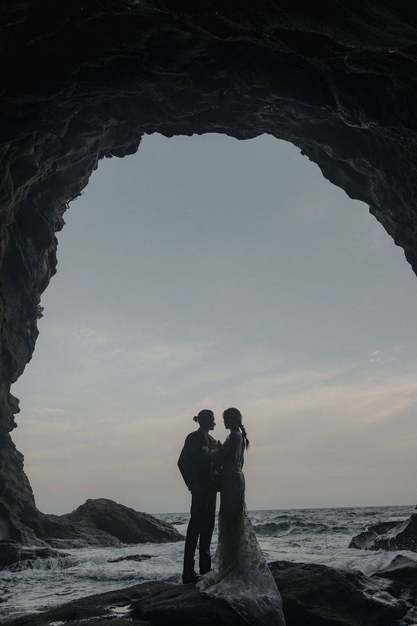 【超过180张图片】神奈川县三崎半岛「城ヶ岛」前拍婚纱照大全にて紹介している画像