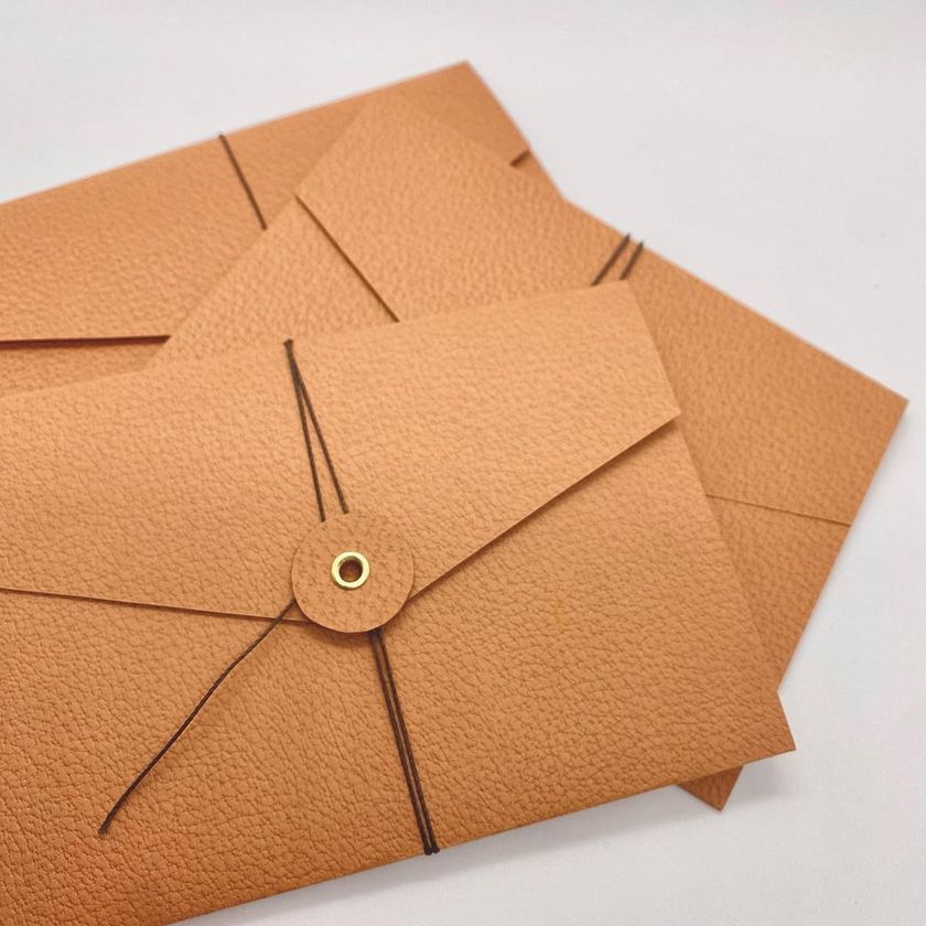 I can't believe this is handmade. A wonderful collection of "handmade invitations" that deserves admiration! 💌にて紹介している画像