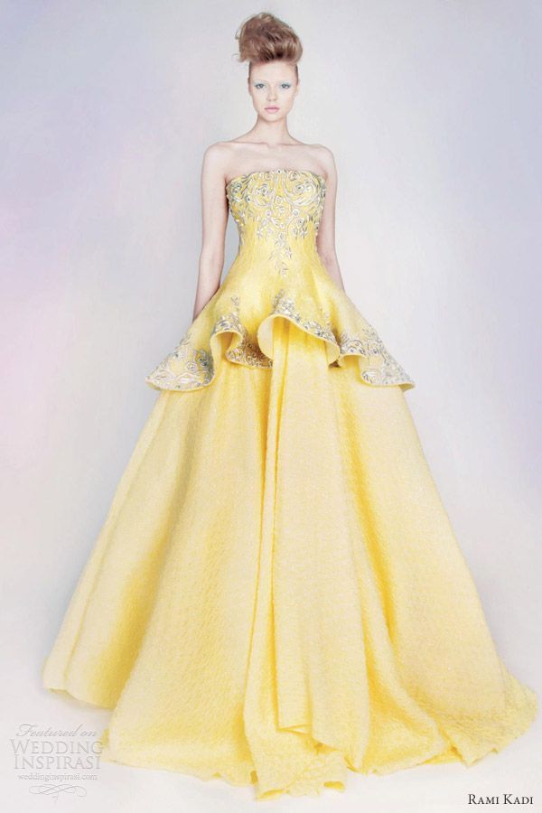 "Charmingly Glamorous Bride in a Peplum Silhouette Dress: A Delightful Springtime Look"にて紹介している画像