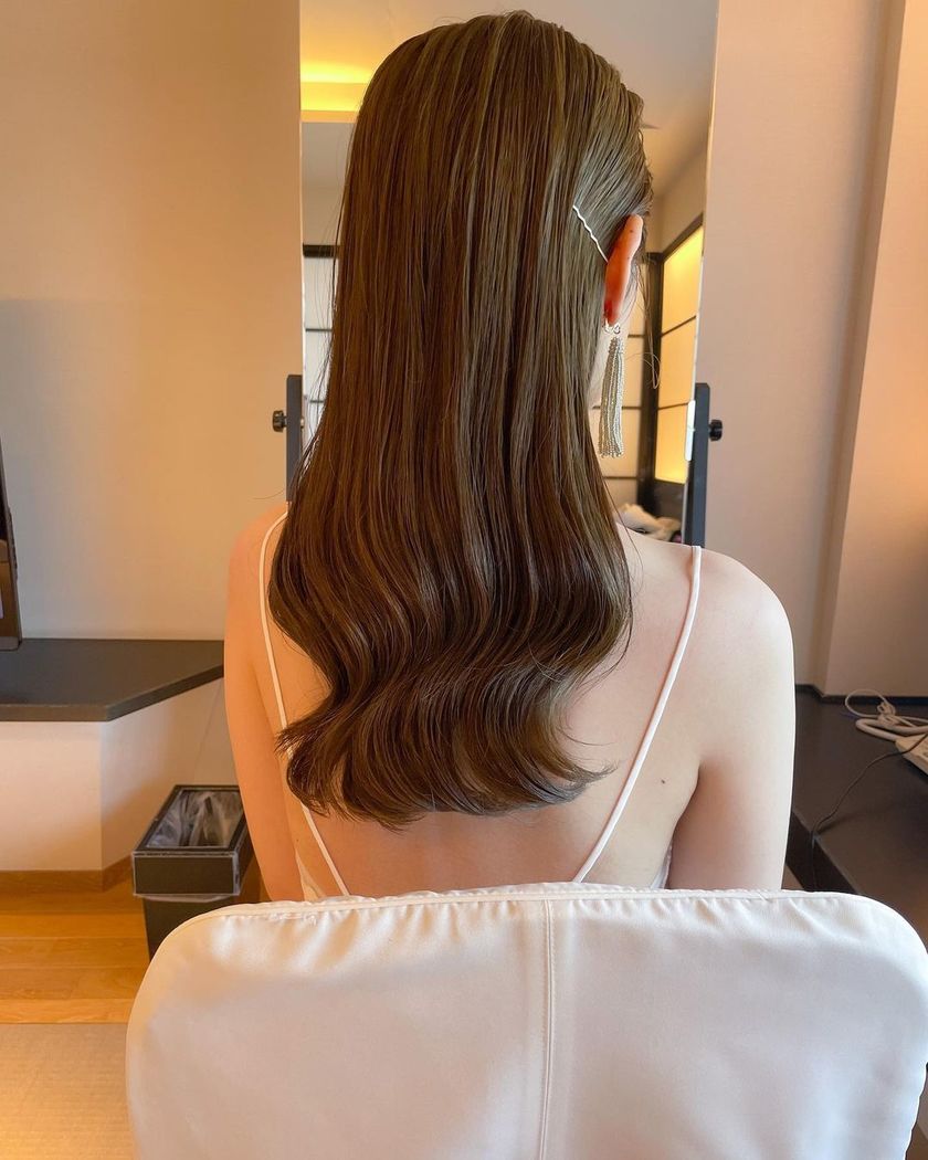 Creating unbelievably cute hairstyles ♡ Freelance hair and makeup artist, Suzu, is popular for her "#SuzuSanMagic".にて紹介している画像