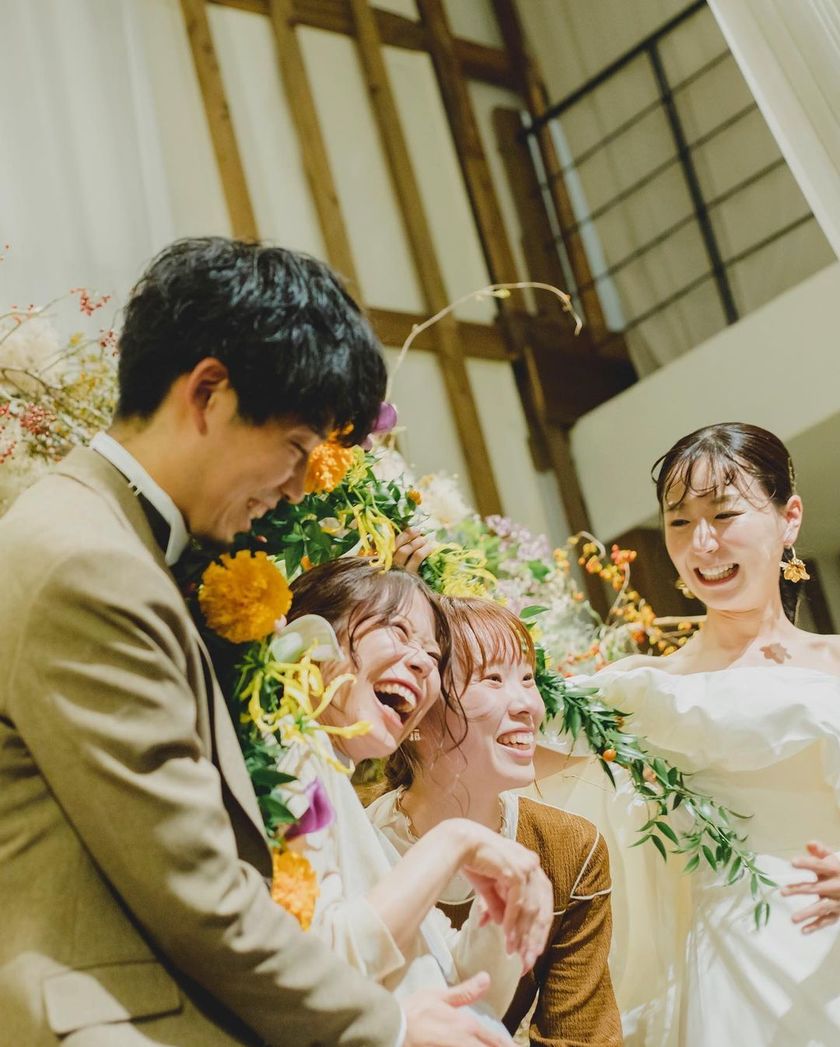 持ったり、巻いたり、丸めたり🌼色んな形になる「ガーランドブーケ」って知ってる？にて紹介している画像