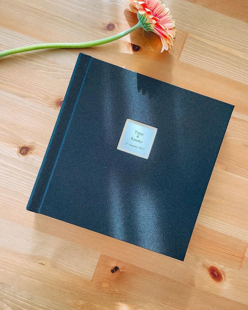 Not Just Our Faces! A Collection of Simple, Stylish, and Easy-to-Decorate "Wedding Album Cover" Design Ideasにて紹介している画像