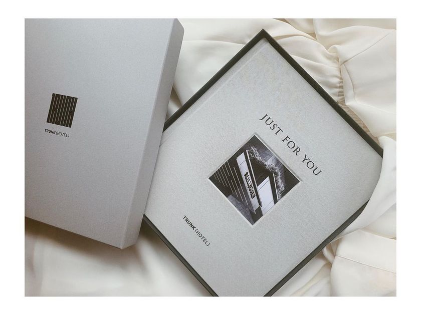 Not Just Our Faces! A Collection of Simple, Stylish, and Easy-to-Decorate "Wedding Album Cover" Design Ideasにて紹介している画像