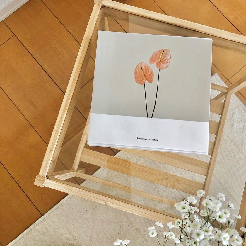 Not Just Our Faces! A Collection of Simple, Stylish, and Easy-to-Decorate "Wedding Album Cover" Design Ideasにて紹介している画像