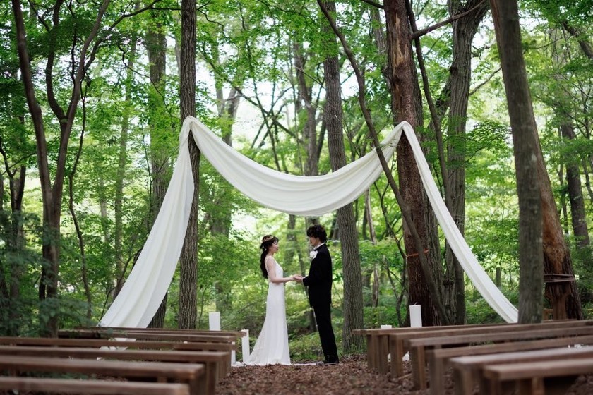 북가루이자와에서 자연 가득한 웨딩을🌳 100년 된 서양 저택이 자리한 '루오무의 숲'을 알고 있나요?にて紹介している画像