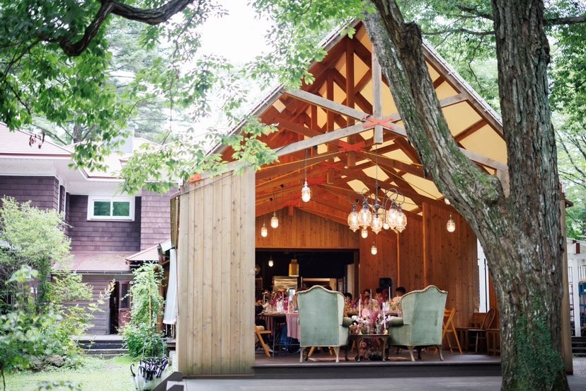 북가루이자와에서 자연 가득한 웨딩을🌳 100년 된 서양 저택이 자리한 '루오무의 숲'을 알고 있나요?にて紹介している画像