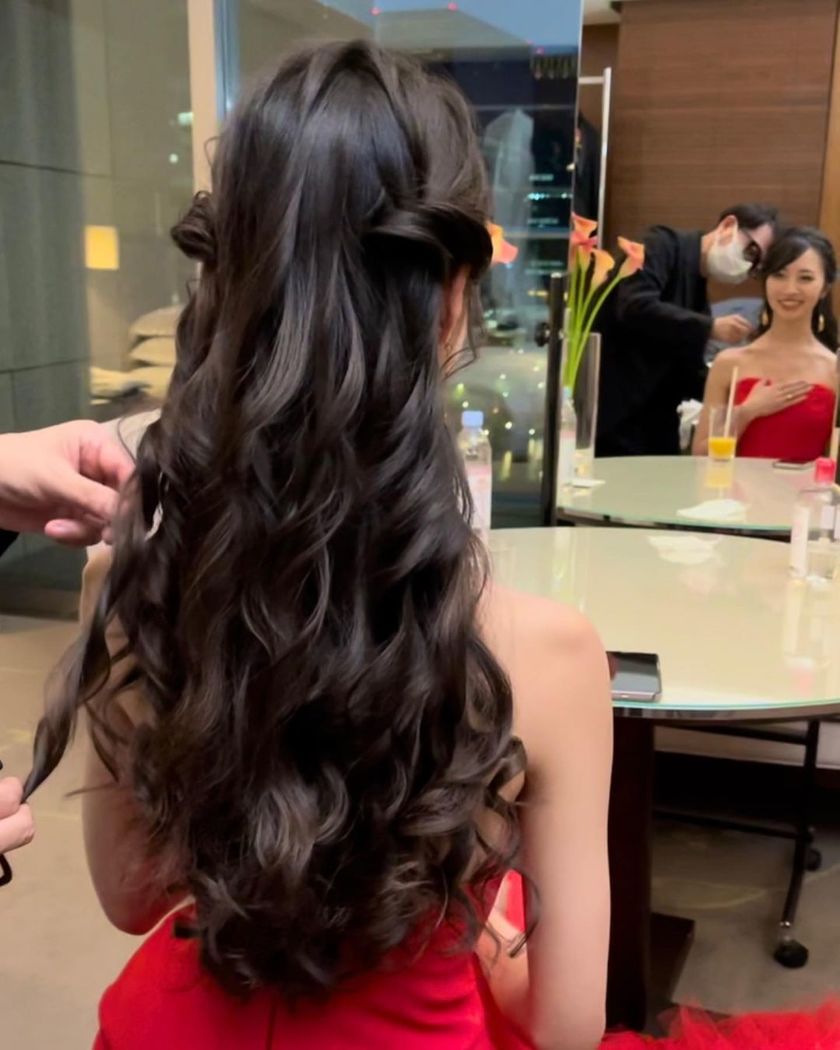 You can understand the trends by looking at this! Current popular【Half-Twin】bride hair catalog.にて紹介している画像