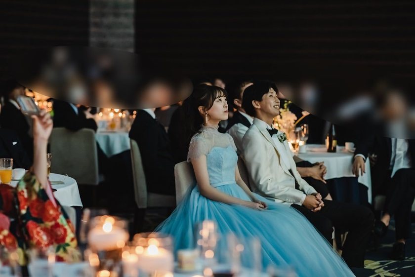 定番とは違うタイミング🤍プロフィールムービーを、披露宴のクライマックスで流すアイデア🎞にて紹介している画像