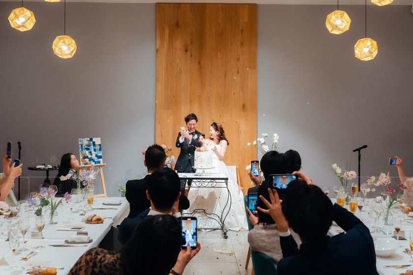 Finish the decoration by popping balloons on the cake ♡ A glamorous performance with confetti flying, "Balloon Burst" 🎉にて紹介している画像