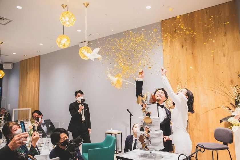 Finish the decoration by popping balloons on the cake ♡ A glamorous performance with confetti flying, "Balloon Burst" 🎉にて紹介している画像