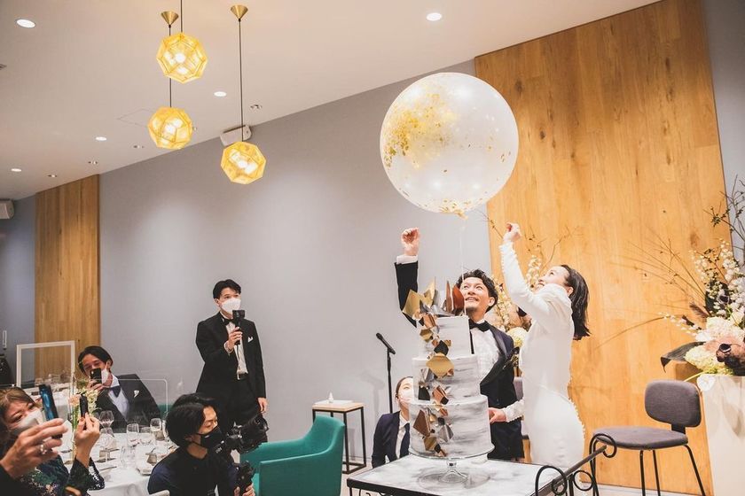 Finish the decoration by popping balloons on the cake ♡ A glamorous performance with confetti flying, "Balloon Burst" 🎉にて紹介している画像