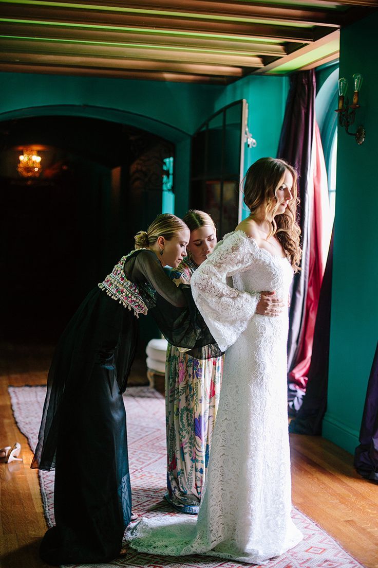 Olsen Sisters as Bridesmaids! The Beautiful Wedding of Popular Stylist Molly ♡にて紹介している画像