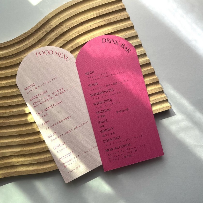 新创意🧡最近热门的拱形纸制品，席位卡版本也很可爱🧡にて紹介している画像