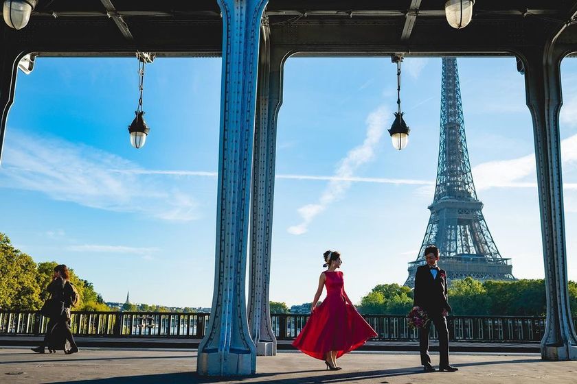 I still admire it. Here are many pictures of brides taken in Paris, France, from 2022 to today 🇫🇷🕊にて紹介している画像