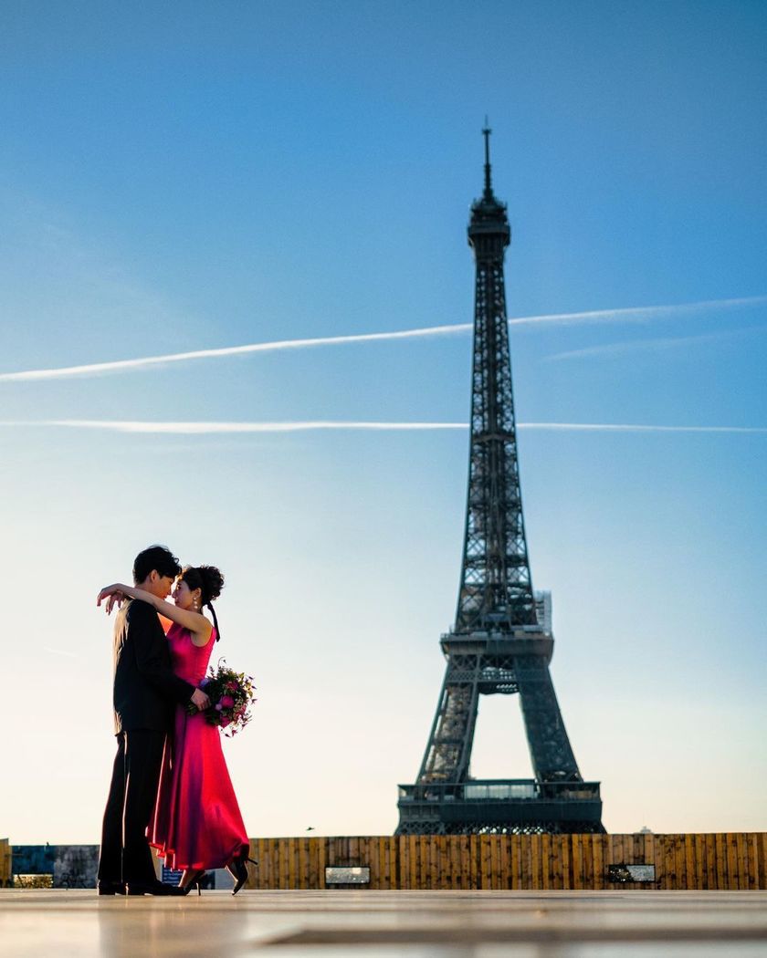 I still admire it. Here are many pictures of brides taken in Paris, France, from 2022 to today 🇫🇷🕊にて紹介している画像