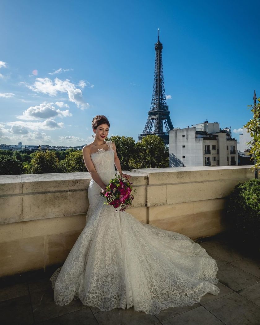 I still admire it. Here are many pictures of brides taken in Paris, France, from 2022 to today 🇫🇷🕊にて紹介している画像