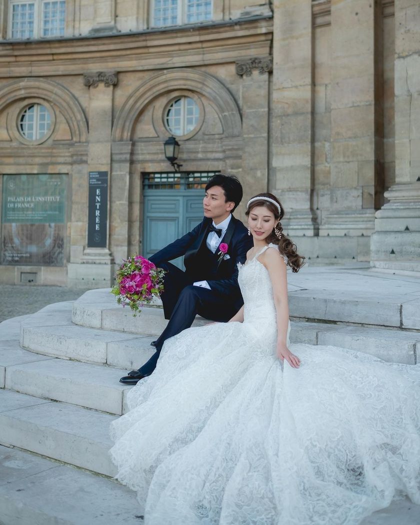 I still admire it. Here are many pictures of brides taken in Paris, France, from 2022 to today 🇫🇷🕊にて紹介している画像