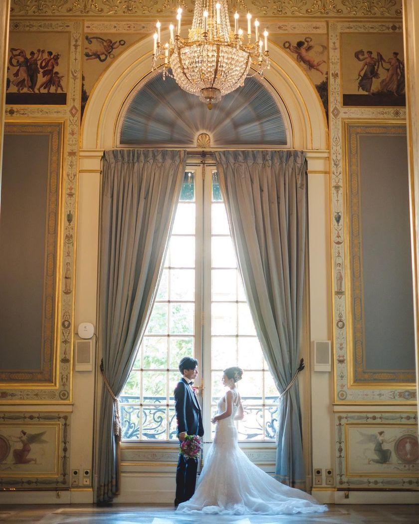 I still admire it. Here are many pictures of brides taken in Paris, France, from 2022 to today 🇫🇷🕊にて紹介している画像