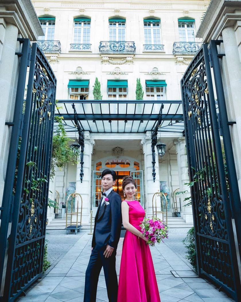 I still admire it. Here are many pictures of brides taken in Paris, France, from 2022 to today 🇫🇷🕊にて紹介している画像
