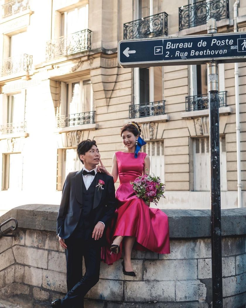 I still admire it. Here are many pictures of brides taken in Paris, France, from 2022 to today 🇫🇷🕊にて紹介している画像