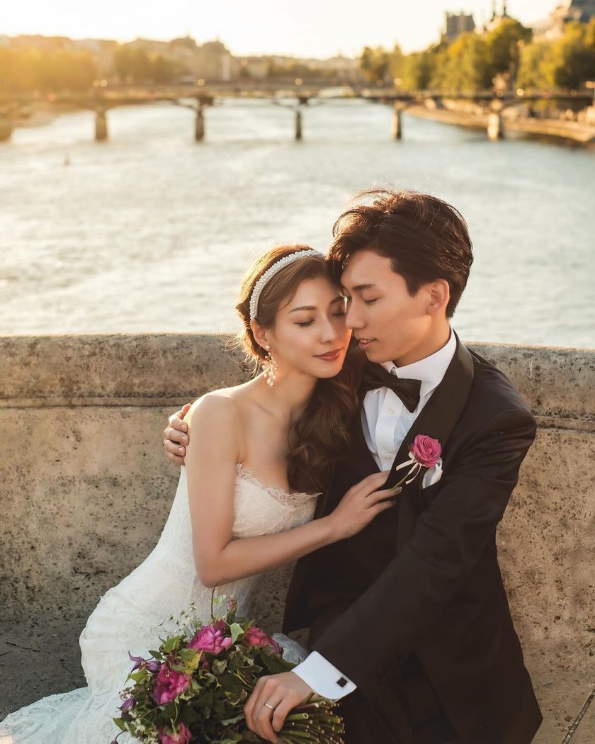 I still admire it. Here are many pictures of brides taken in Paris, France, from 2022 to today 🇫🇷🕊にて紹介している画像