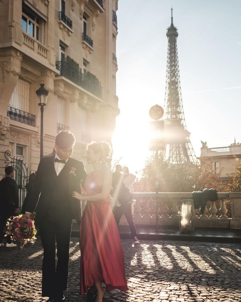 I still admire it. Here are many pictures of brides taken in Paris, France, from 2022 to today 🇫🇷🕊にて紹介している画像
