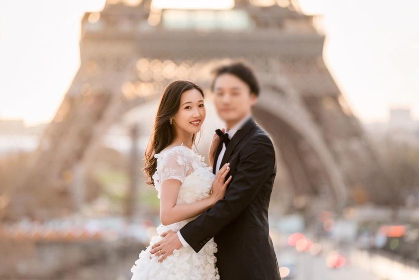 I still admire it. Here are many pictures of brides taken in Paris, France, from 2022 to today 🇫🇷🕊にて紹介している画像