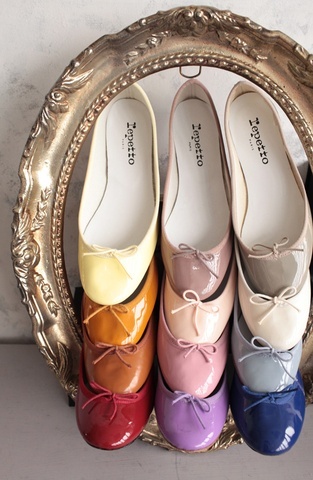 Dreamy Shoes: Joining the Stylish Brides with Repetto's Ballet Flats♡にて紹介している画像