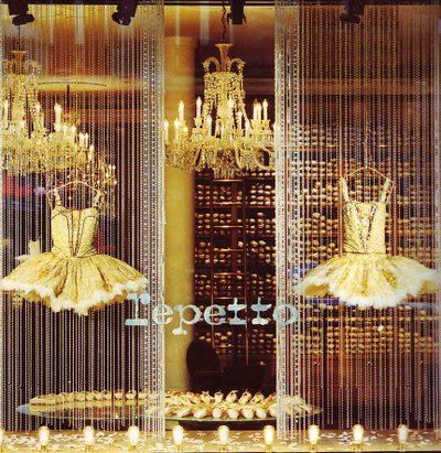 Dreamy Shoes: Joining the Stylish Brides with Repetto's Ballet Flats♡にて紹介している画像