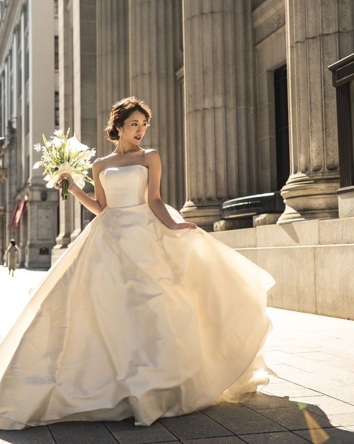 The most popular import brand right now! 6 dream dresses from ANTONIO RIVA.にて紹介している画像