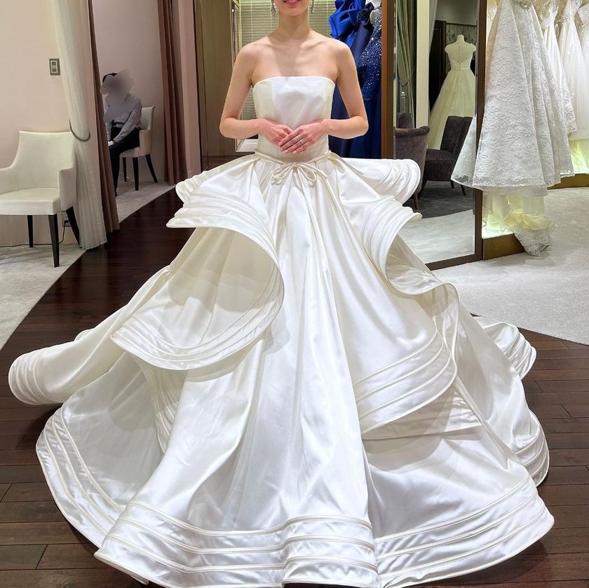 The collection that just came out in 2022 ♡ Attention to the dress featuring Antonio Riva's [black line] 🖤にて紹介している画像