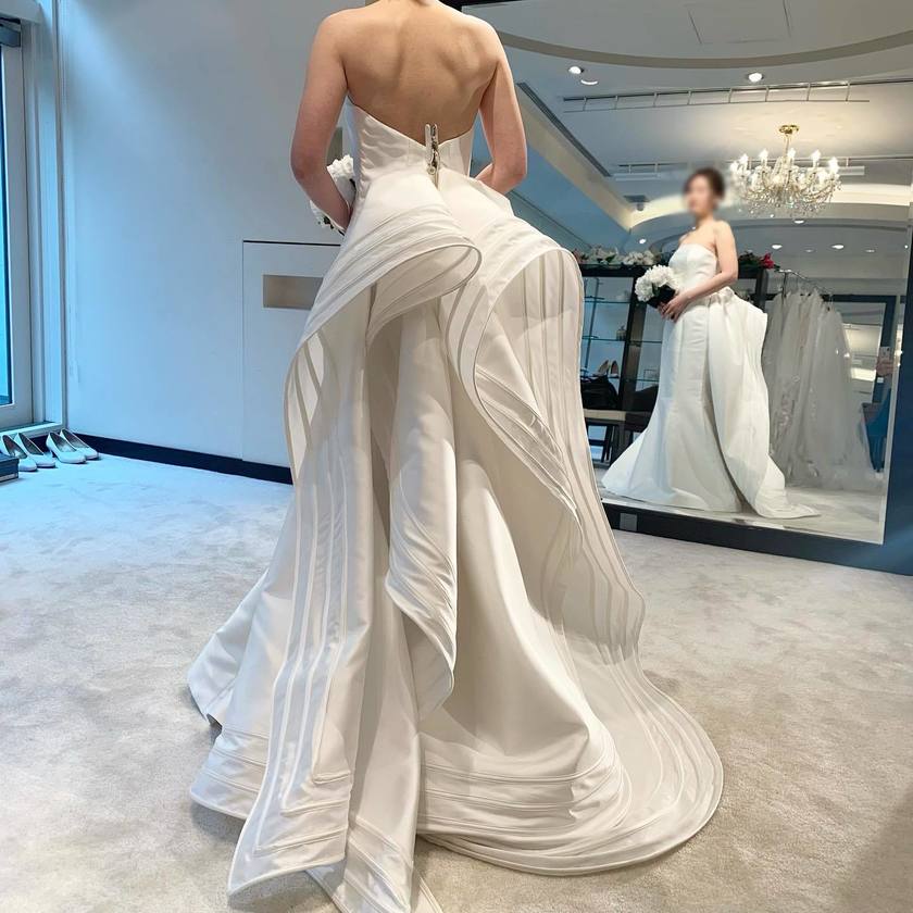 The collection that just came out in 2022 ♡ Attention to the dress featuring Antonio Riva's [black line] 🖤にて紹介している画像