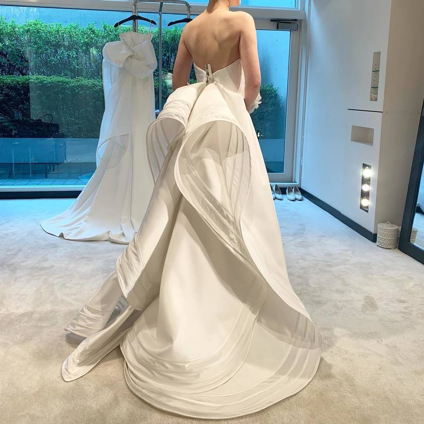 The collection that just came out in 2022 ♡ Attention to the dress featuring Antonio Riva's [black line] 🖤にて紹介している画像