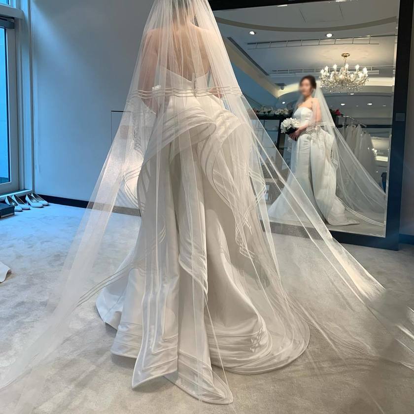 The collection that just came out in 2022 ♡ Attention to the dress featuring Antonio Riva's [black line] 🖤にて紹介している画像