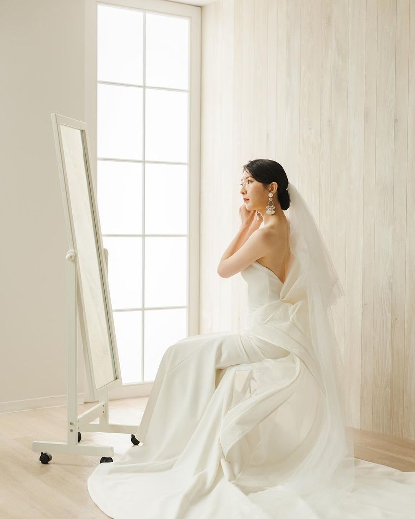The most popular import brand right now! 6 dream dresses from ANTONIO RIVA.にて紹介している画像