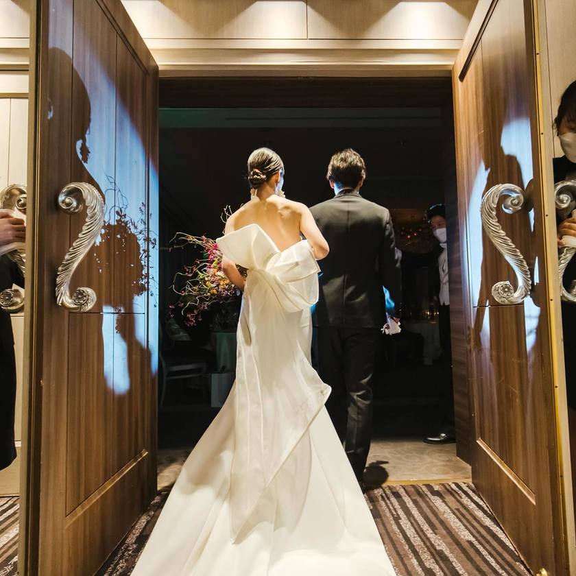 The most popular import brand right now! 6 dream dresses from ANTONIO RIVA.にて紹介している画像