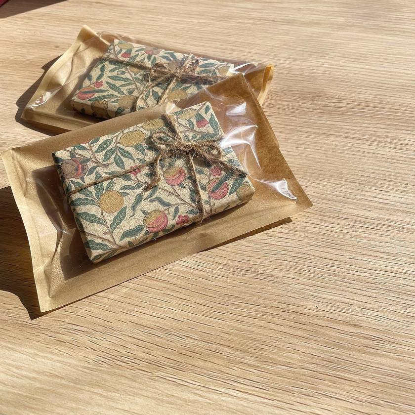 That appearance when it's delivered! Did you know that you can choose the type of cardboard for the Amazon gift card case?にて紹介している画像