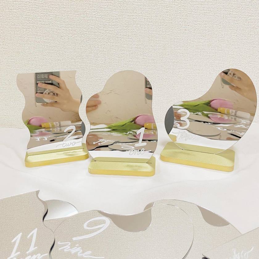 I agree with the opinion of the bride that this is practical and will please the guests... [Mirror table numbers]にて紹介している画像