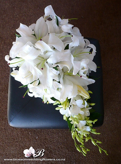 Charming Round-Shaped Bouquets Perfect for Traditional Japanese Attire♡にて紹介している画像