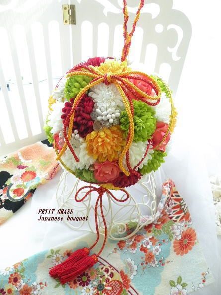 Charming Round-Shaped Bouquets Perfect for Traditional Japanese Attire♡にて紹介している画像
