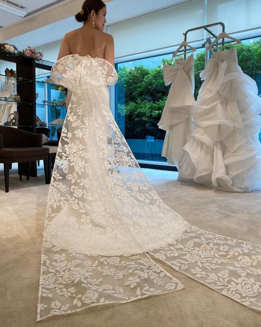 Popular lately 🤍 Here are three imported brand "mermaid dresses" that are frequently worn recently 🪻にて紹介している画像