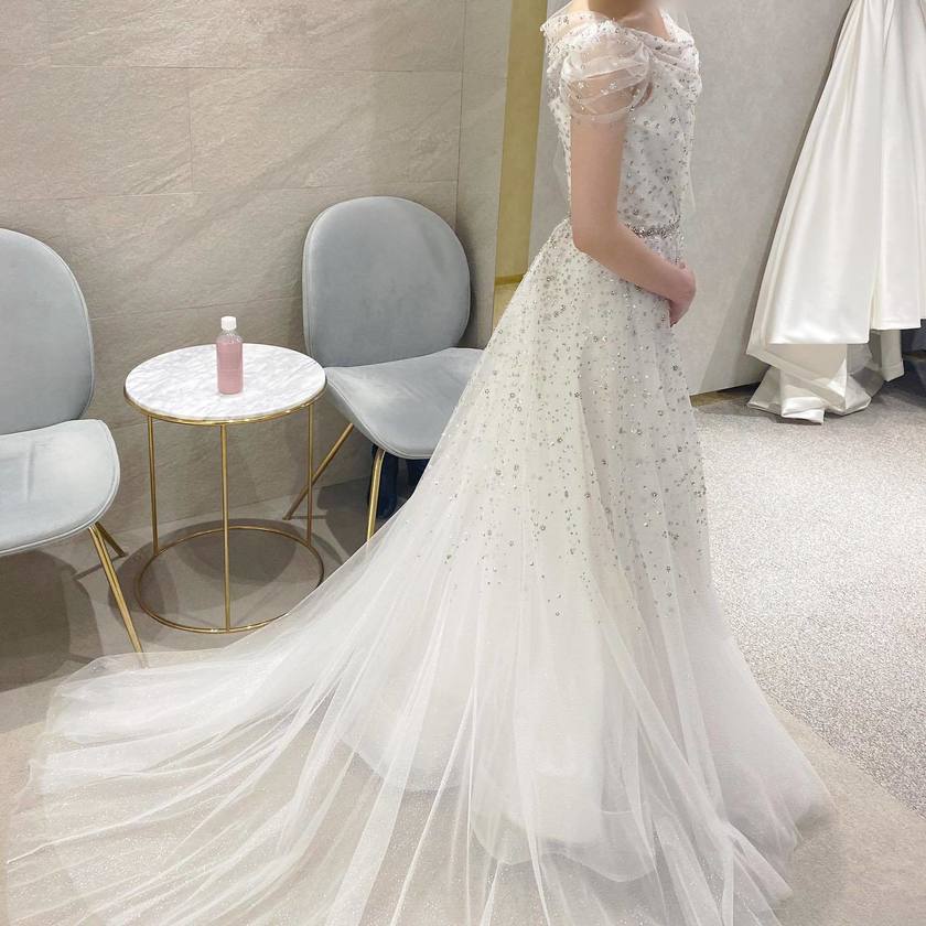 2023🪽 Stylish brides choose this popular dress from "Jenny Packham"!にて紹介している画像