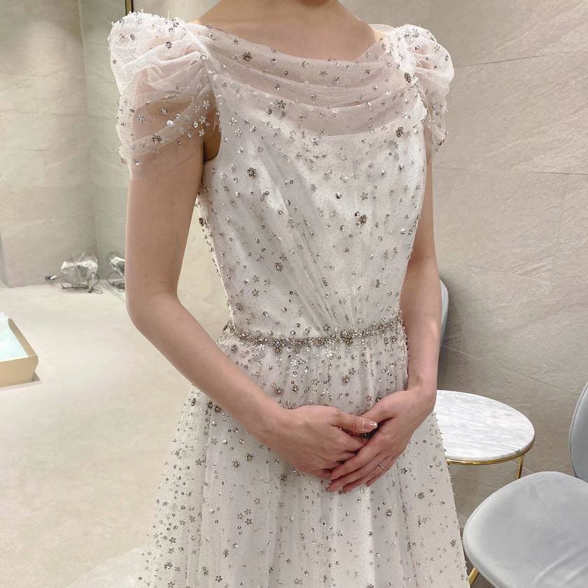 2023🪽 Stylish brides choose this popular dress from "Jenny Packham"!にて紹介している画像