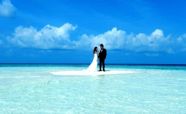 Where to Go for Your Honeymoon? Top 3 Popular Mediterranean Resorts for Couples ♡にて紹介している画像