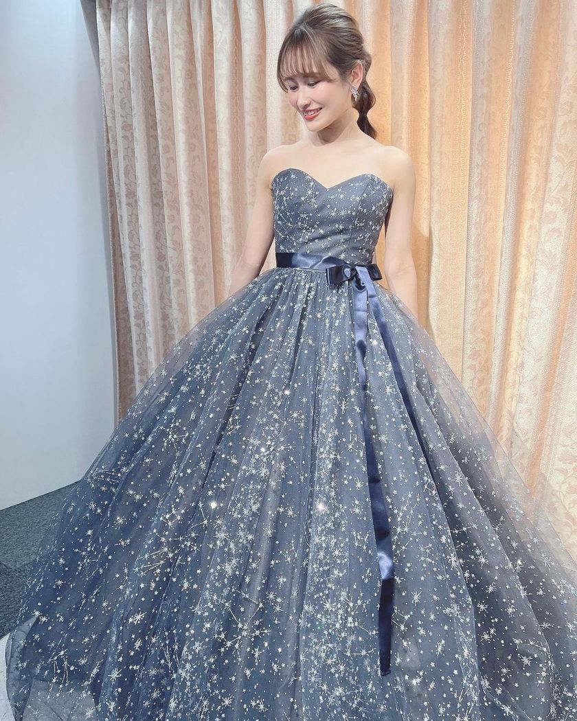 A collection of photos wearing the cute sparkly "Constellation Dress" by Marry with fluffy puff sleeves🪄🌟にて紹介している画像