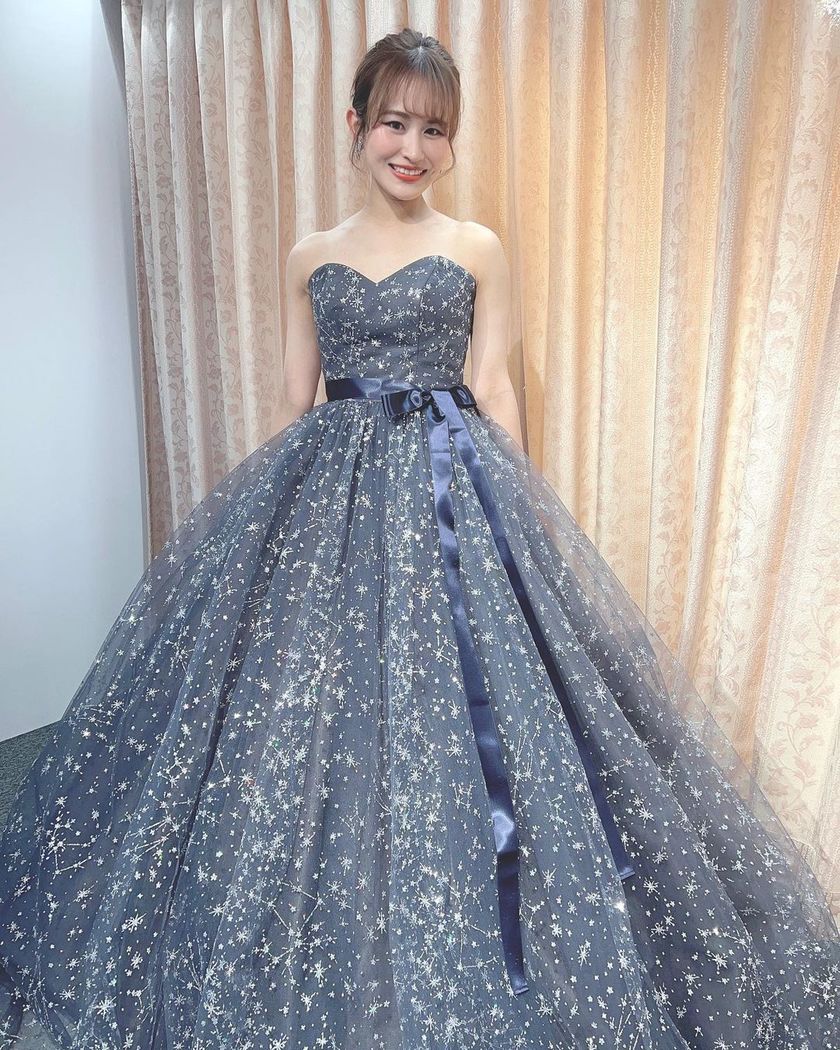 A collection of photos wearing the cute sparkly "Constellation Dress" by Marry with fluffy puff sleeves🪄🌟にて紹介している画像